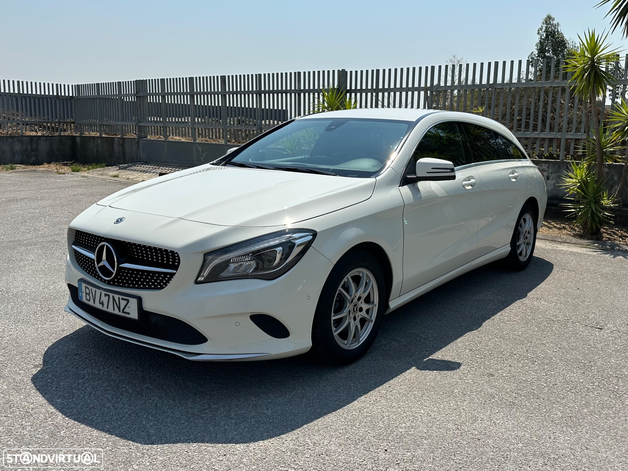 Mercedes-Benz CLA 180 Shooting Brake d 7G-DCT Urban - 4
