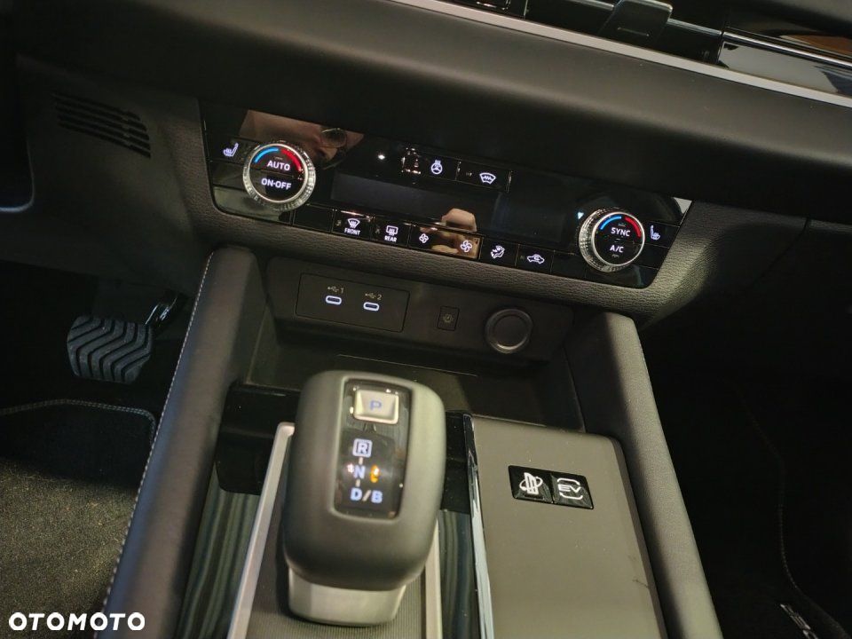 Mitsubishi Outlander - 7