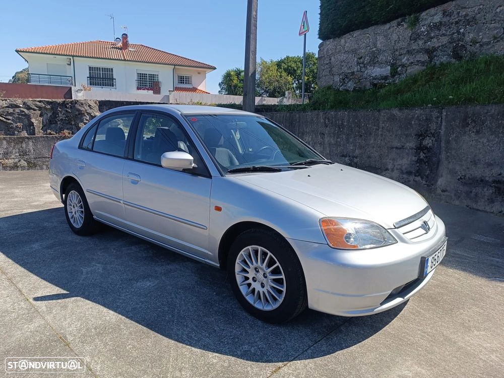 Honda Civic 1.6 ES - 3