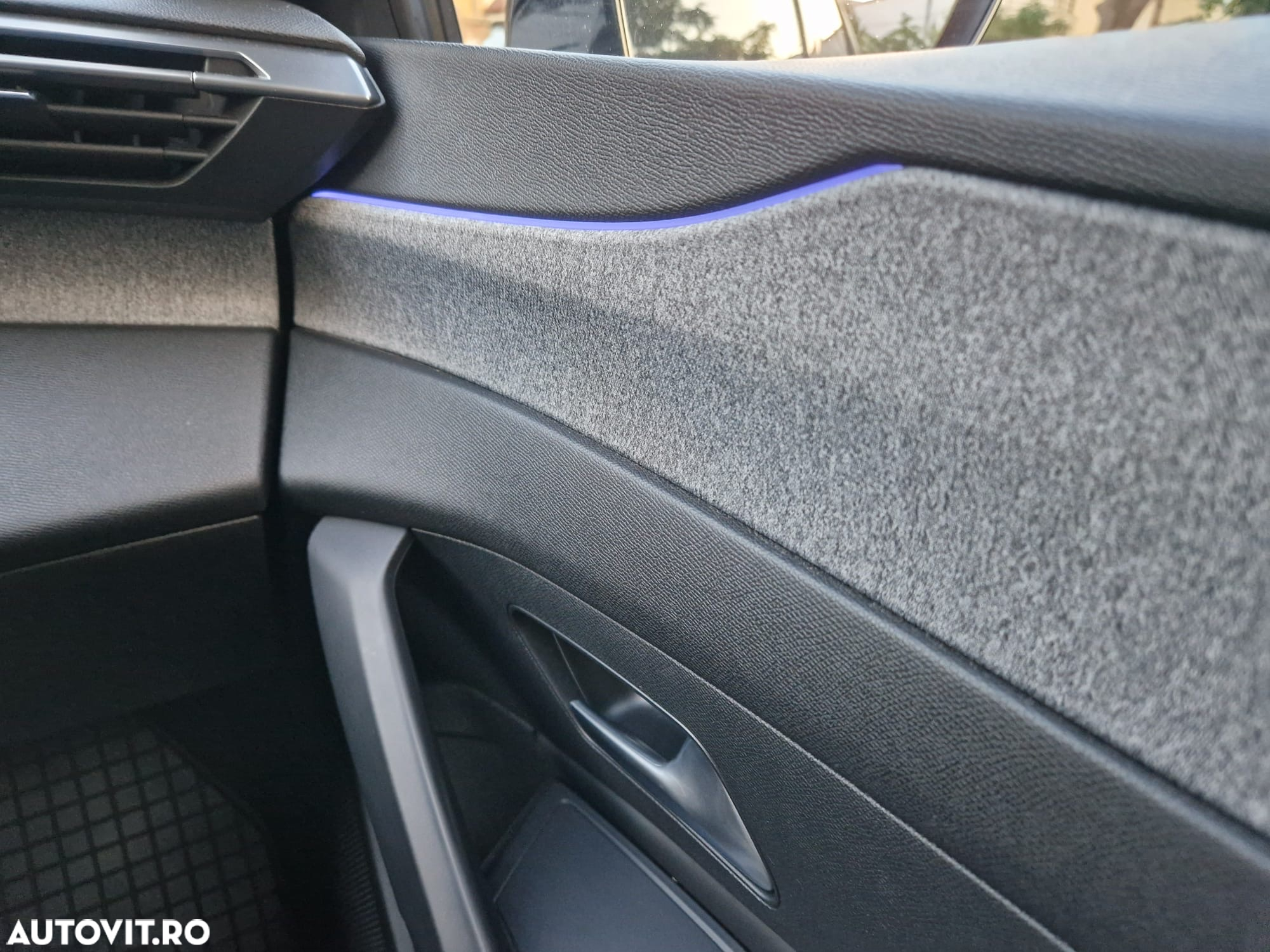 Peugeot 308 1.2 L PureTech Turbo S&S EAT8 Allure Pack - 18