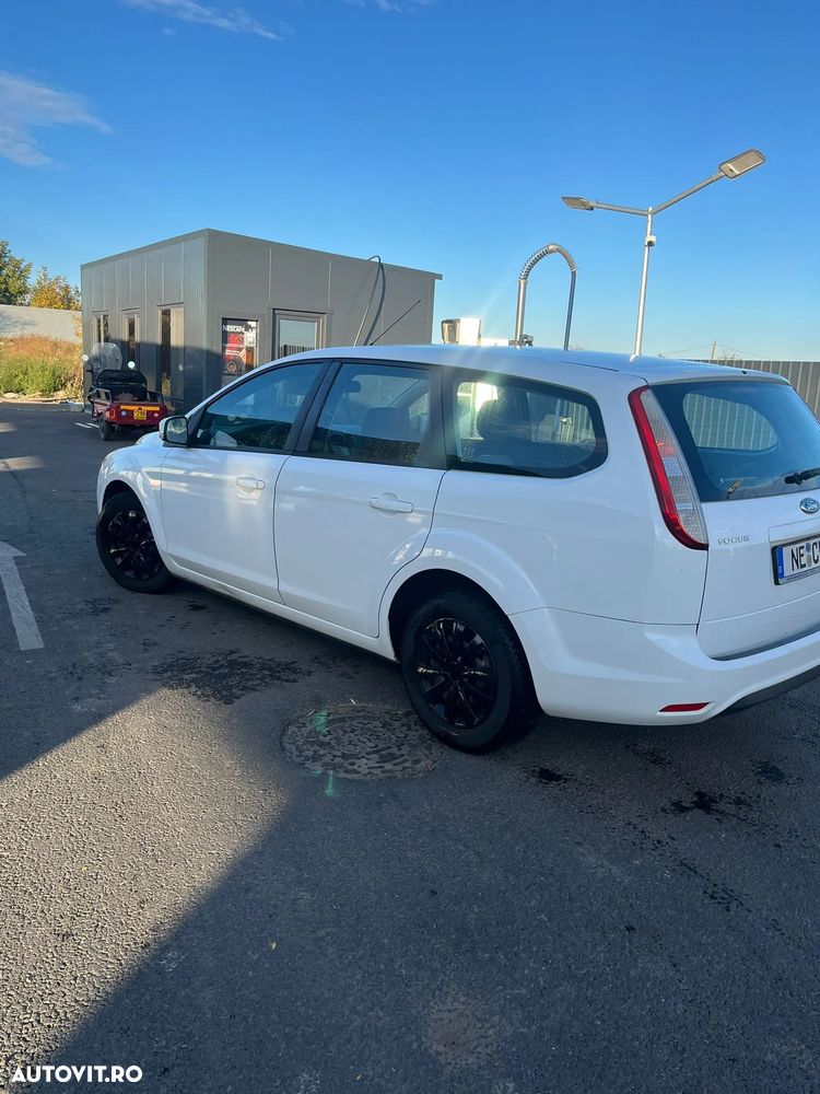 Ford Focus 1.6 TDCi DPF Ambiente - 4