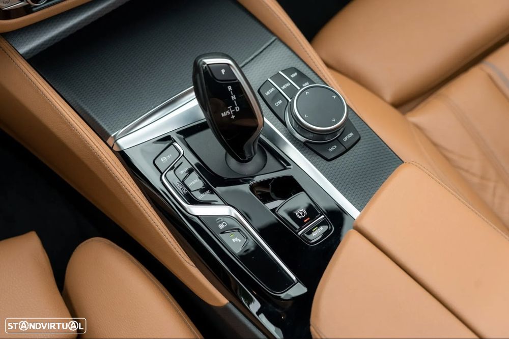 BMW 530 e Pack M - 17