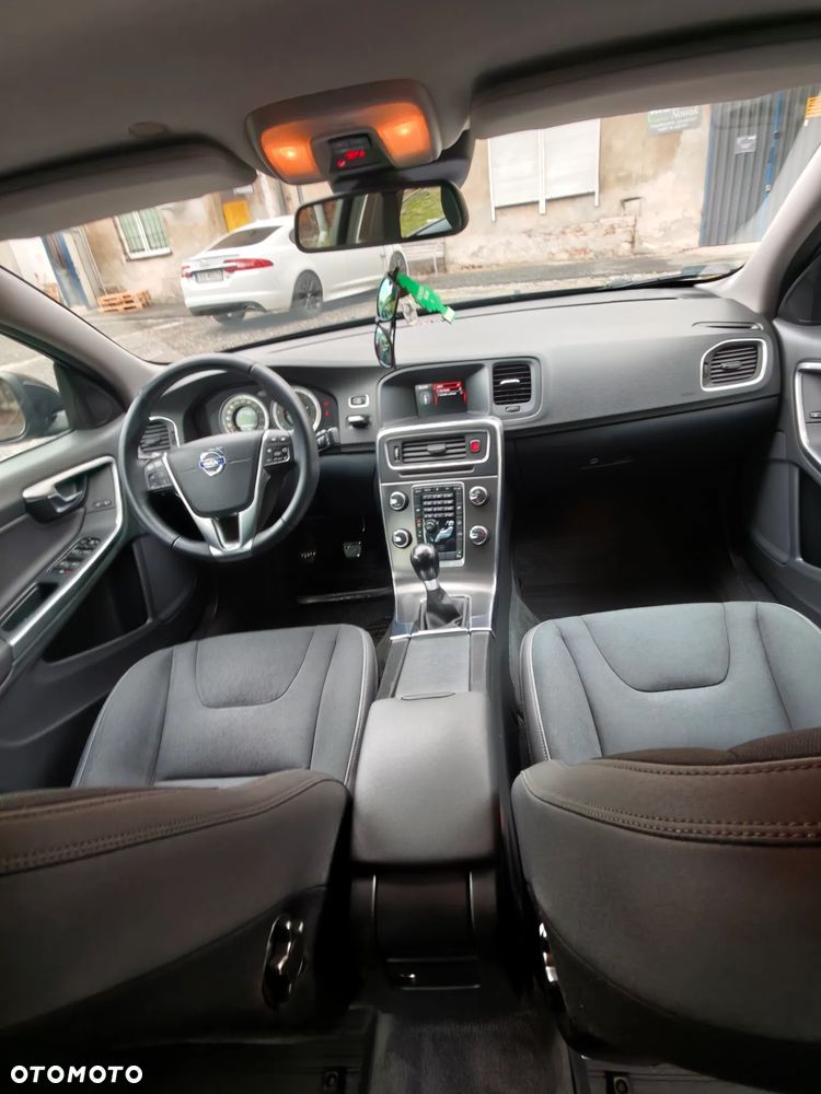 Volvo S60 D3 Momentum - 17