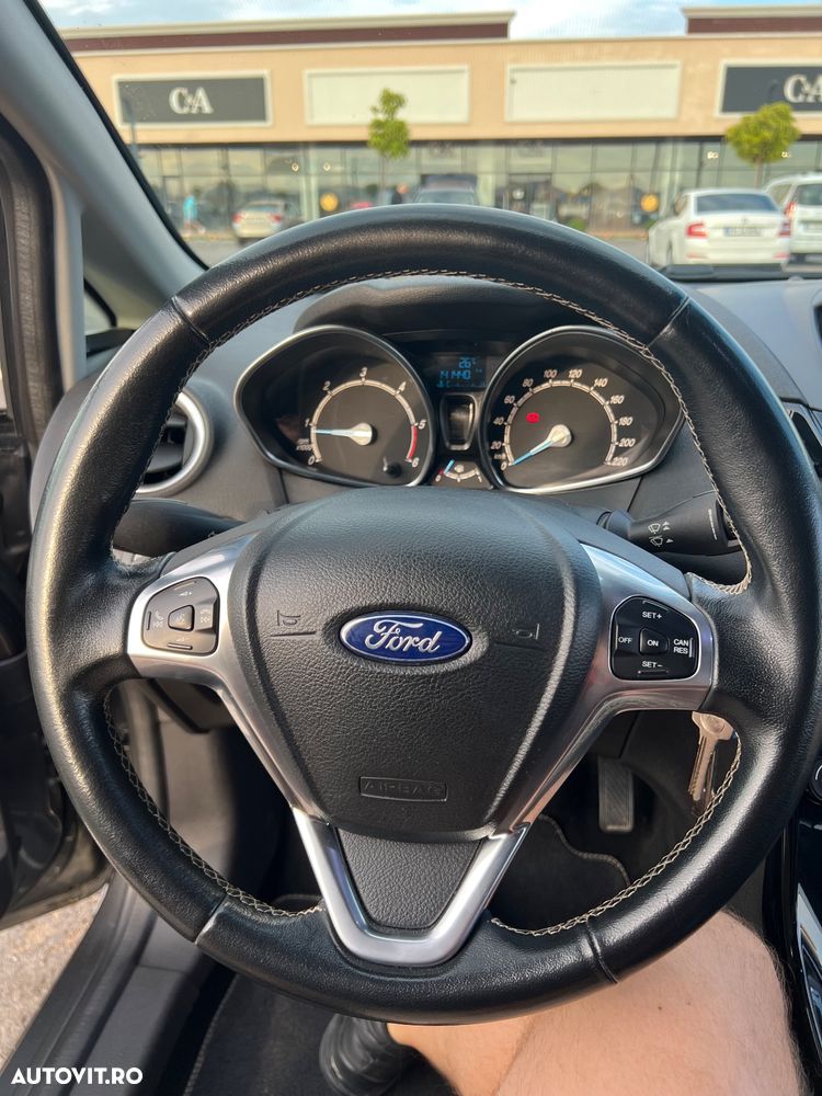 Ford Fiesta 1.5 TDCi Titanium - 11