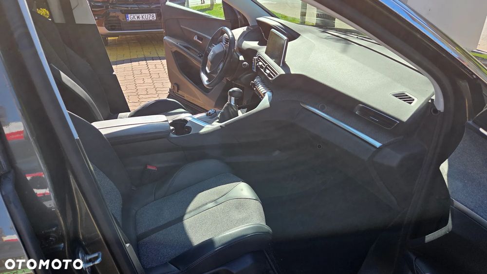 Peugeot 3008 1.2 PureTech Allure - 11