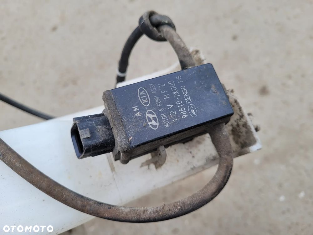 Zbiornik spryskiwaczy pompka Kia Soul I Lift 1,6 GDI 2013r 98610-2K500 - 5