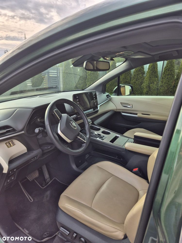 Toyota Sienna - 15