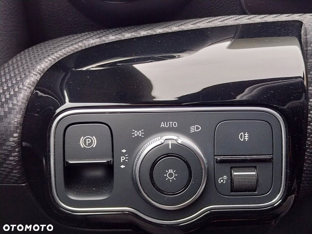 Mercedes-Benz CLA - 17