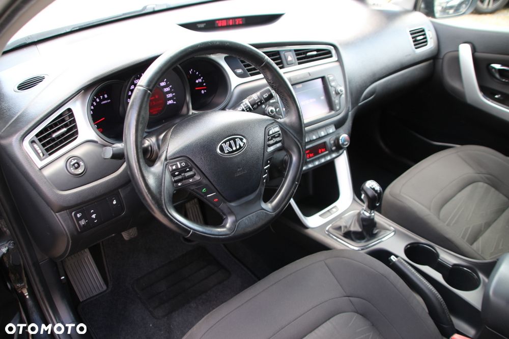 Kia Ceed 1.4 CVVT ISG Dream Team Edition - 10