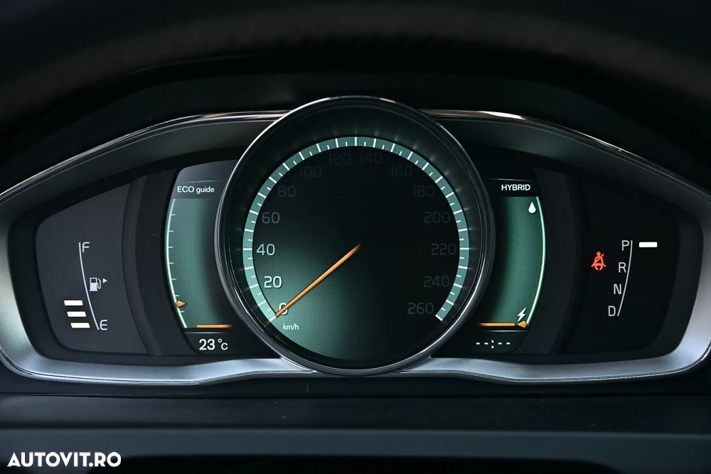 Volvo V60 D6 Plug-In-Hybrid AWD Geartronic Summum - 37