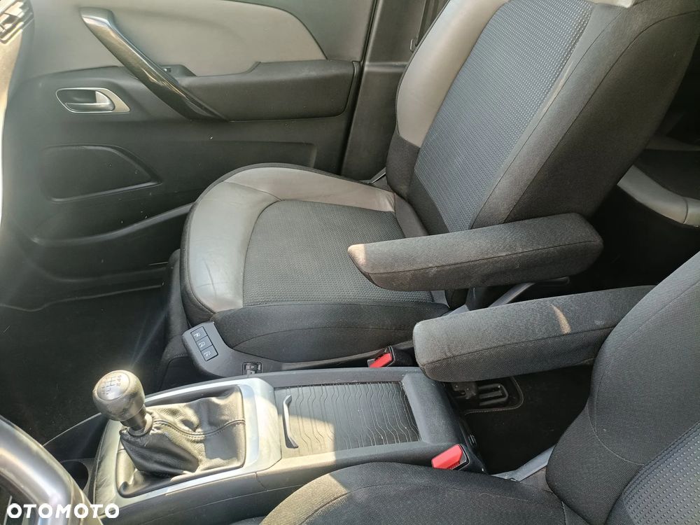 Citroën C4 2.0 HDi FAP Exclusive - 17