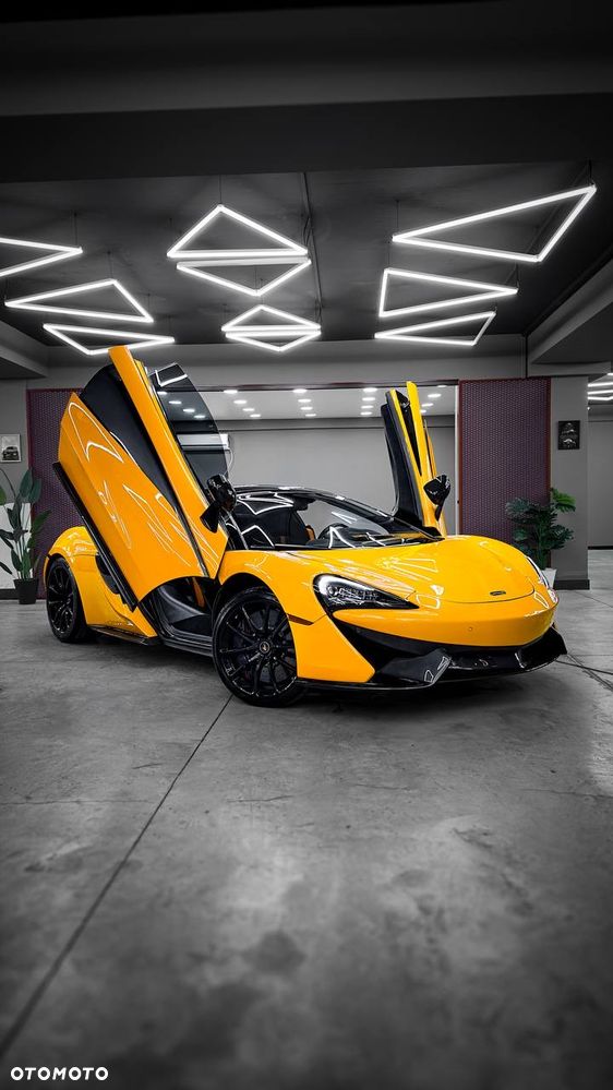 McLaren 570S Coupe - 1