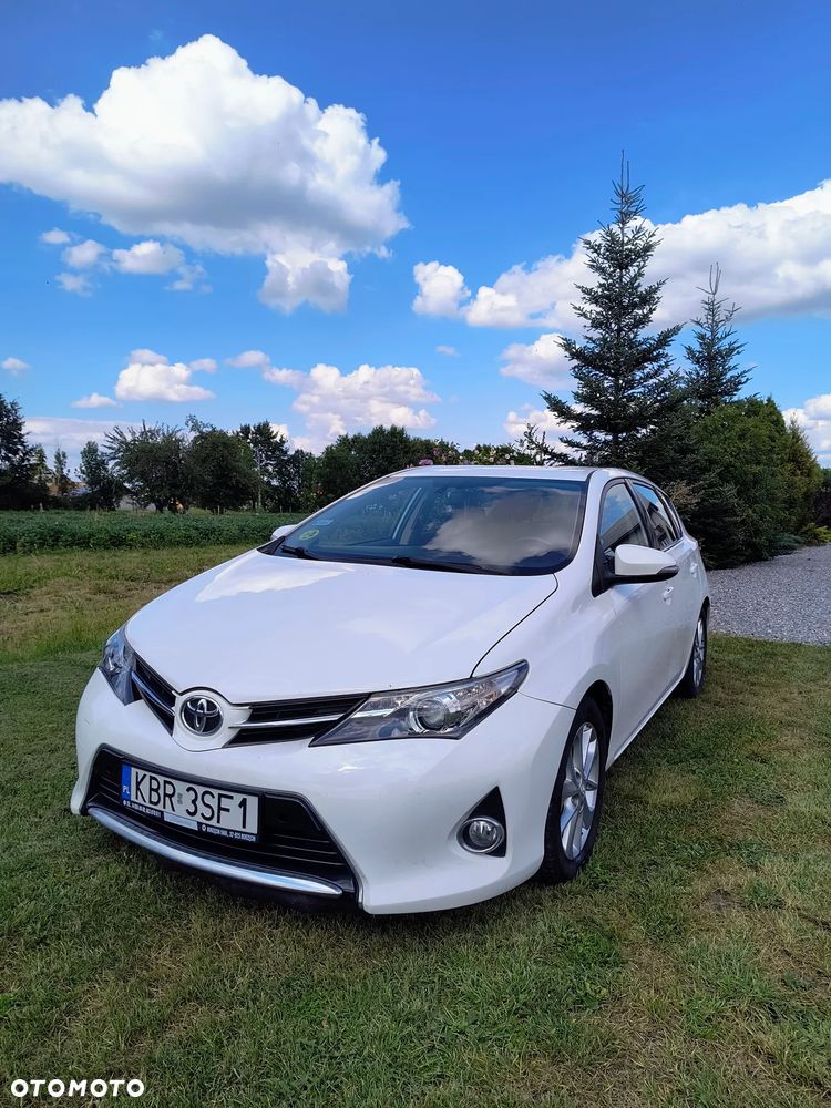Toyota Auris 2.0 D-4D Dynamic - 1