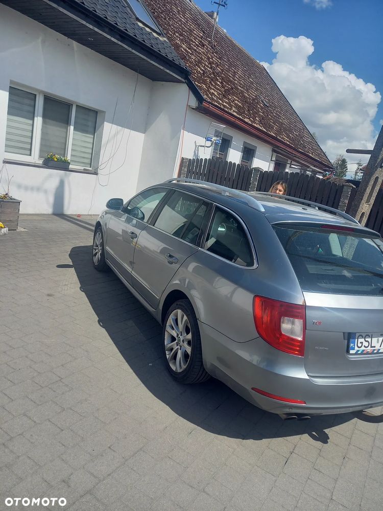 Skoda Superb 2.0 TDI Comfort DSG - 8