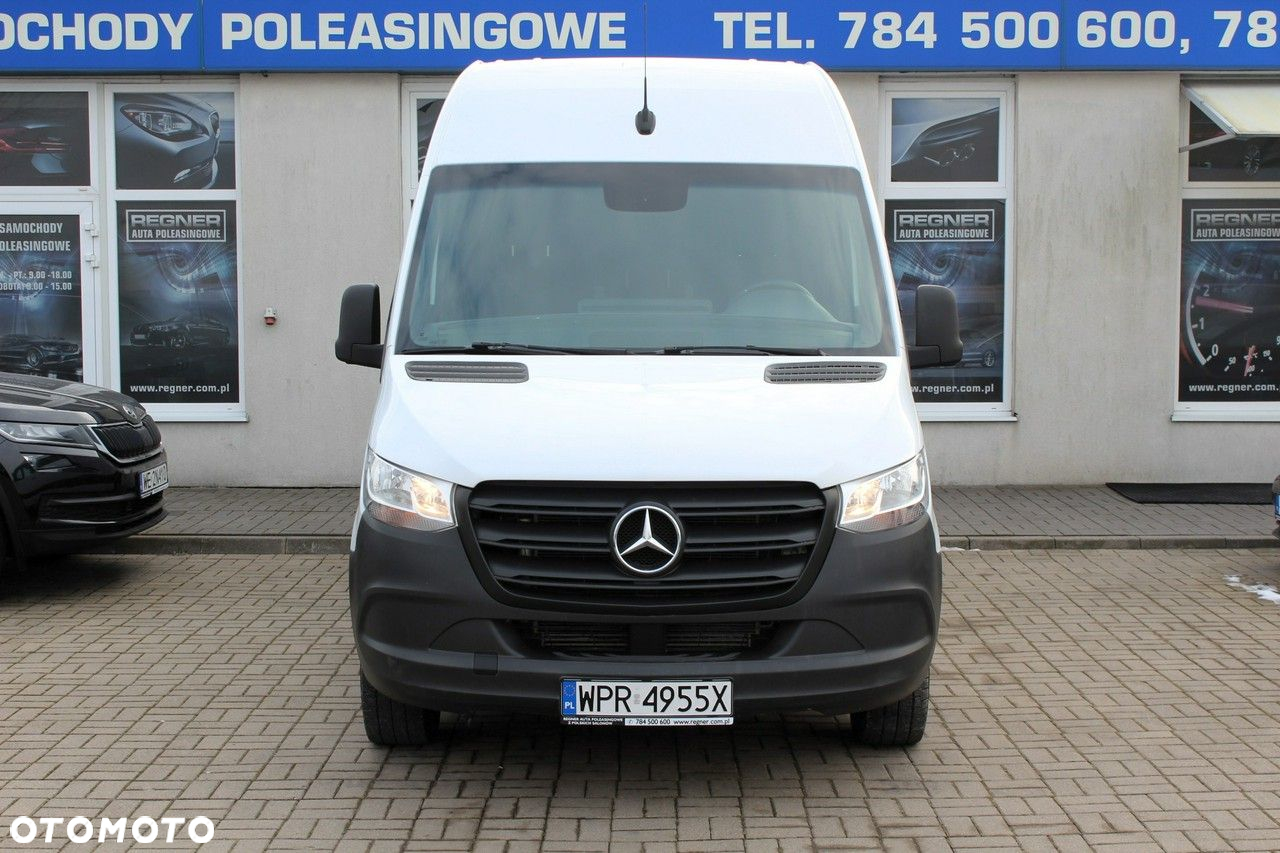 Mercedes-Benz Sprinter - 2