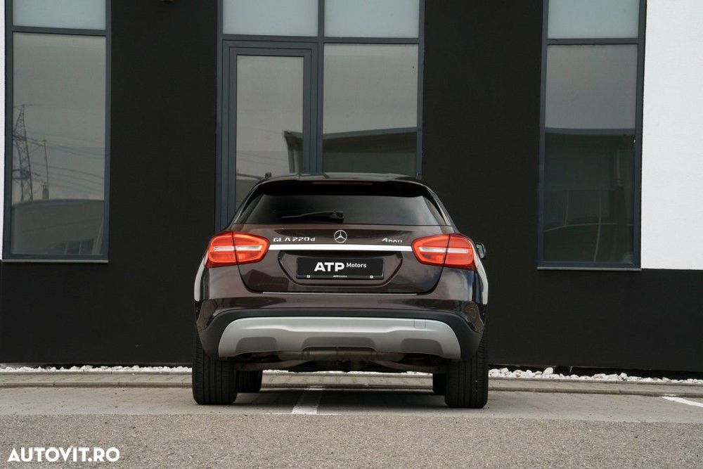 Mercedes-Benz GLA - 28