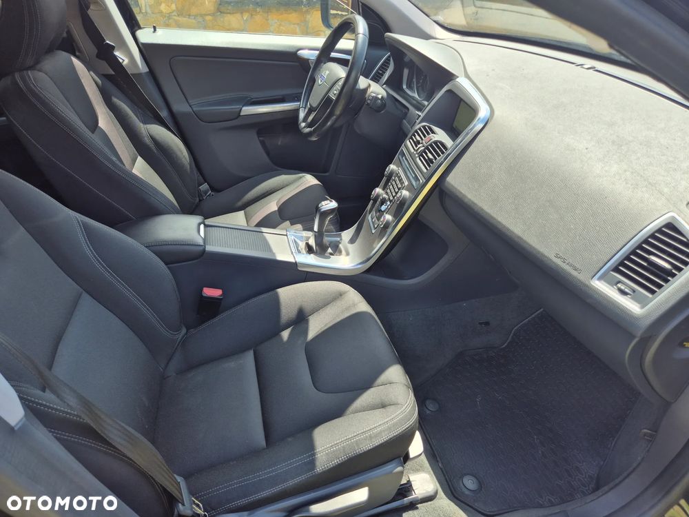 Volvo XC 60 D3 Momentum - 17