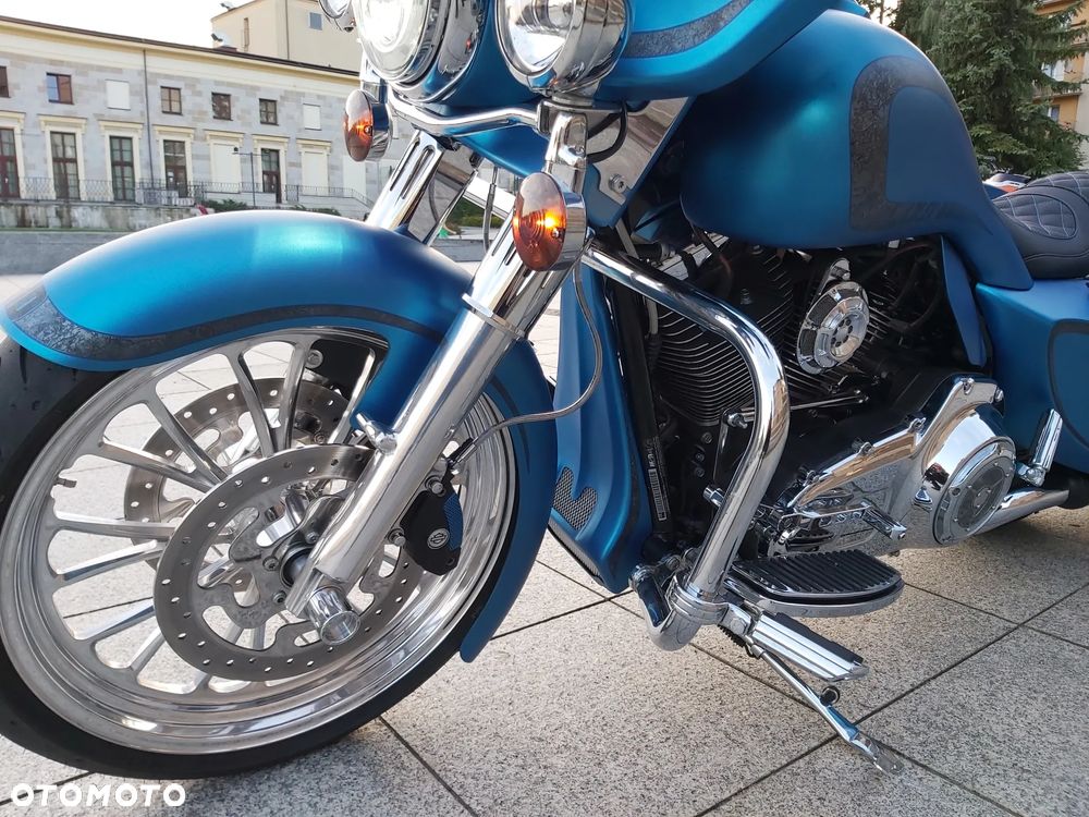 Harley-Davidson Touring Street Glide - 4