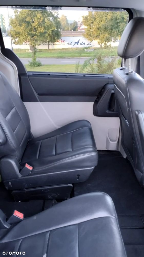 Chrysler Grand Voyager - 18
