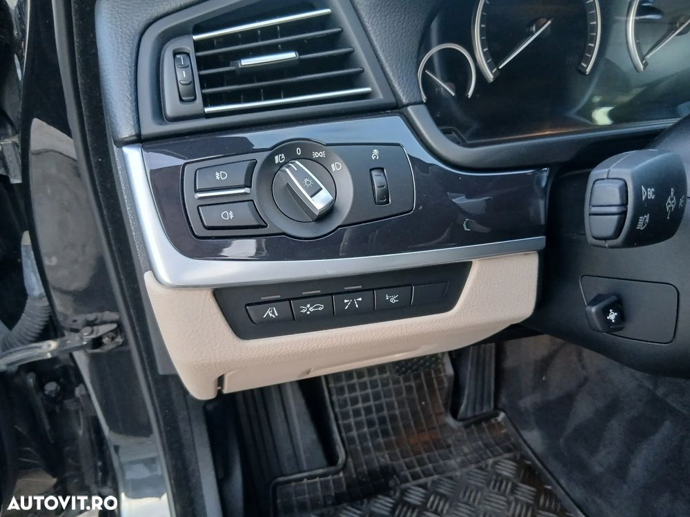 BMW Seria 5 530d Touring Blue Performance Aut. - 2