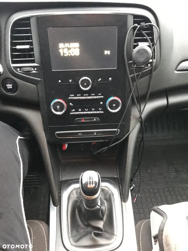 Renault Megane 1.5 Blue dCi Intens - 10