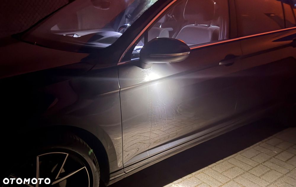 Volkswagen Passat 2.0 TDI Business DSG - 34
