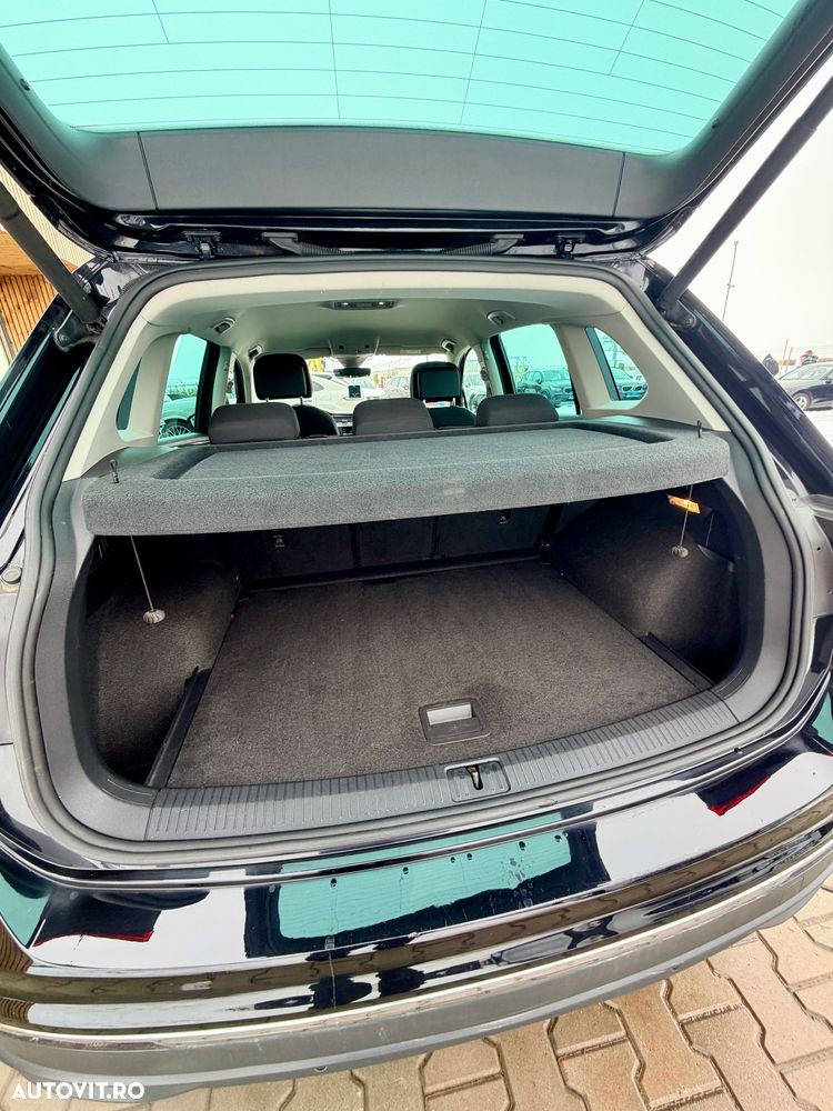 Volkswagen Tiguan - 11