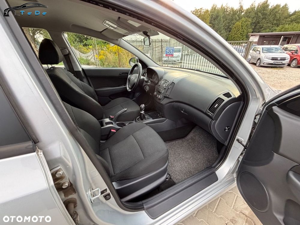Hyundai i30 1.6 CRDi Comfort EU5 - 25