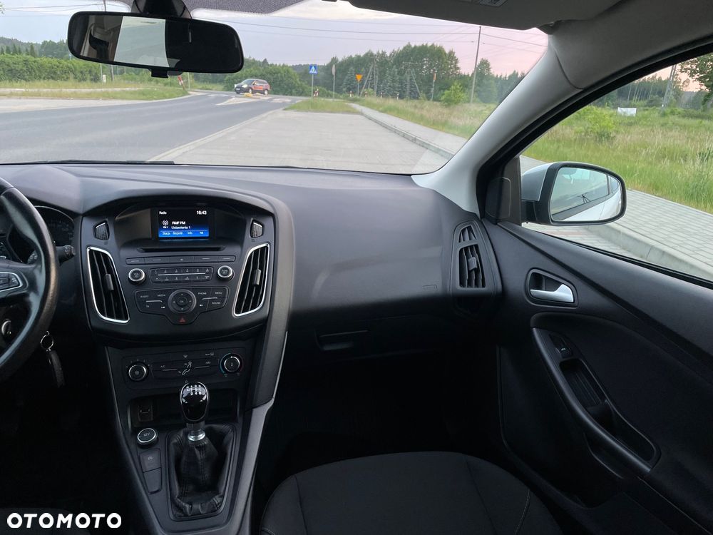 Ford Focus SW - 13