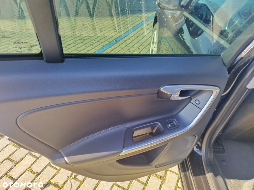 Volvo V60 D2 Drive-E Kinetic - 24