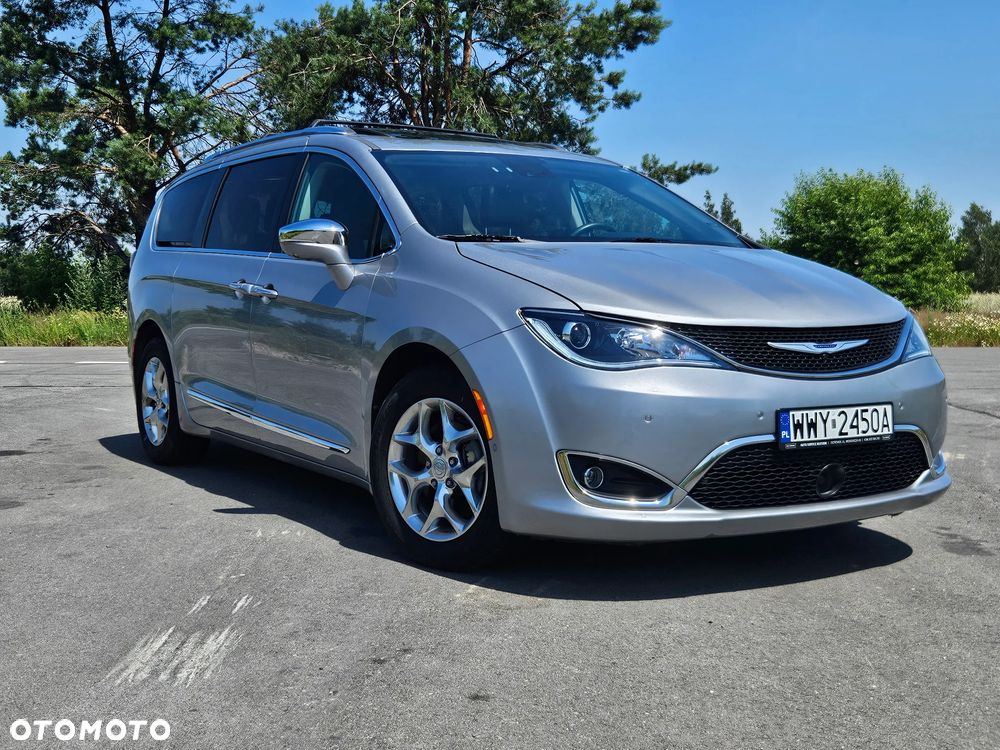 Chrysler Pacifica - 2