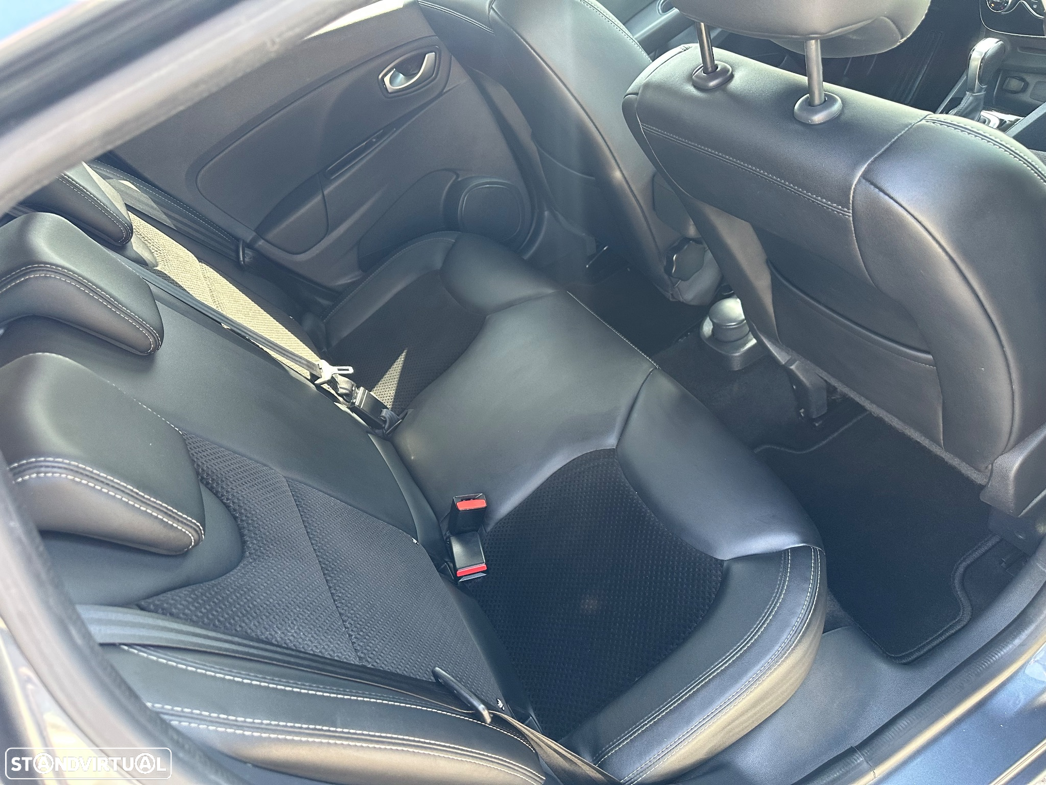 Renault Clio Sport Tourer (Energy) dCi 90 Start & Stop EDC INTENS - 9