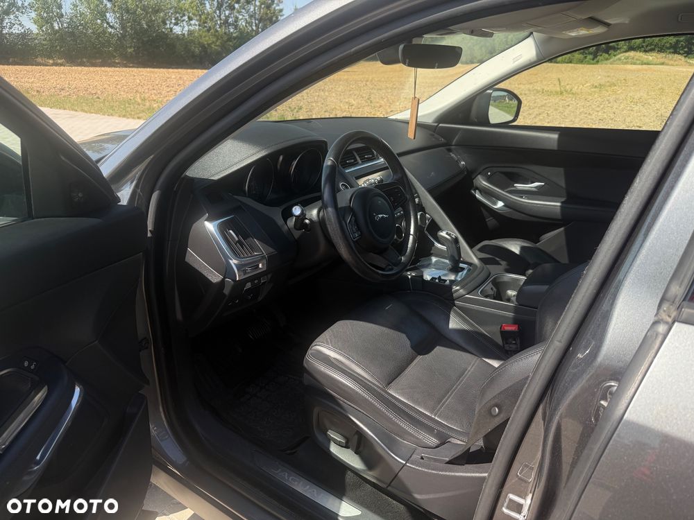 Jaguar E-Pace 2.0 P200 mHEV AWD R-Dynamic S - 9