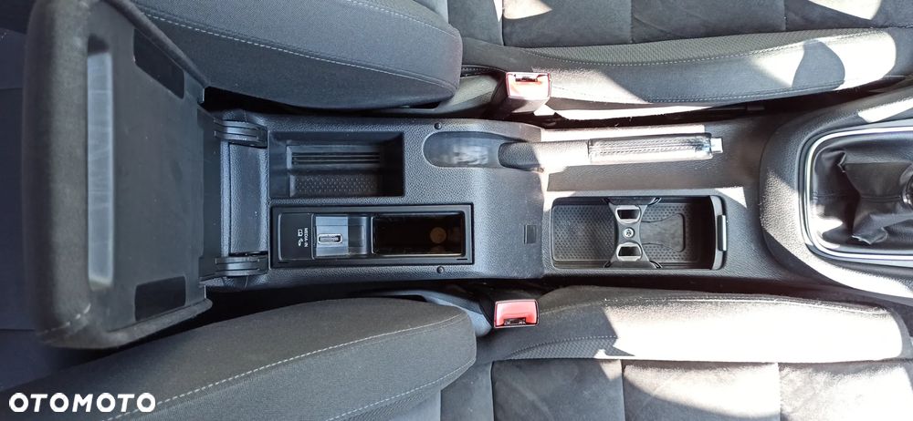 Volkswagen Golf VI 1.6 TDI Highline - 15