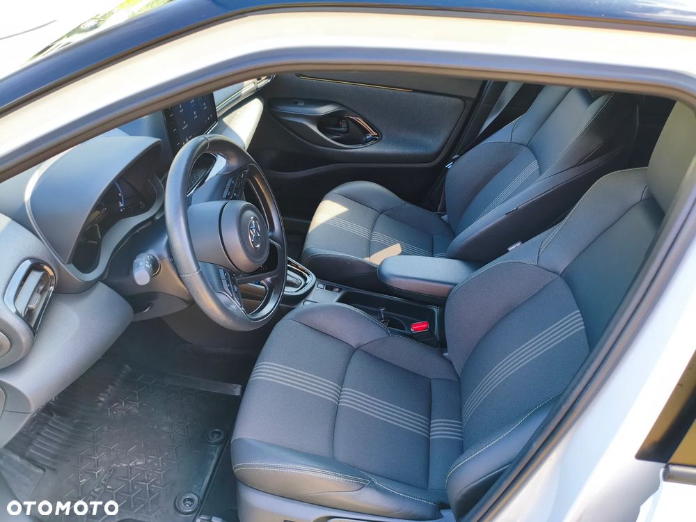Toyota Yaris Cross - 12