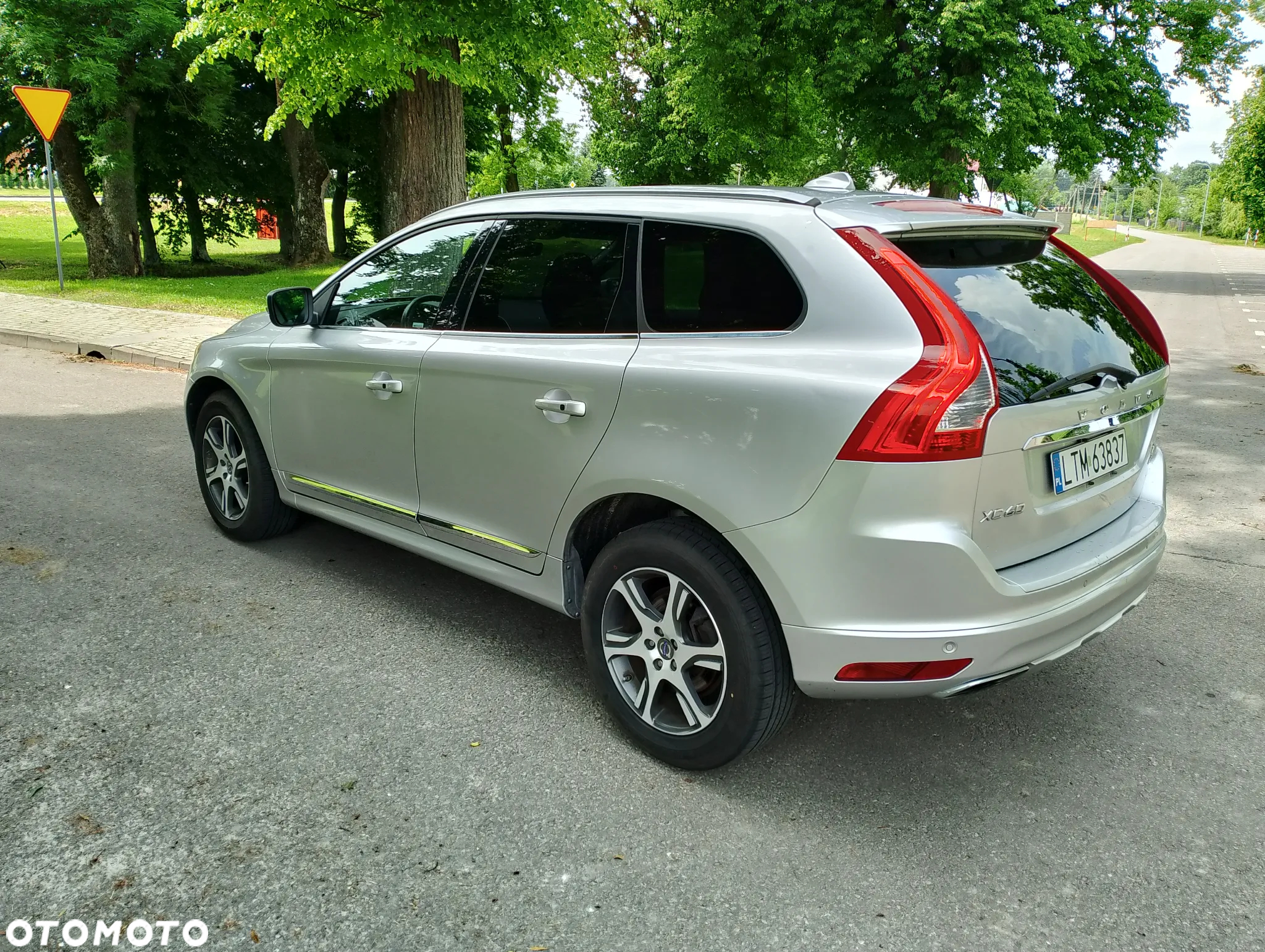 Volvo XC 60 T6 AWD Momentum - 4