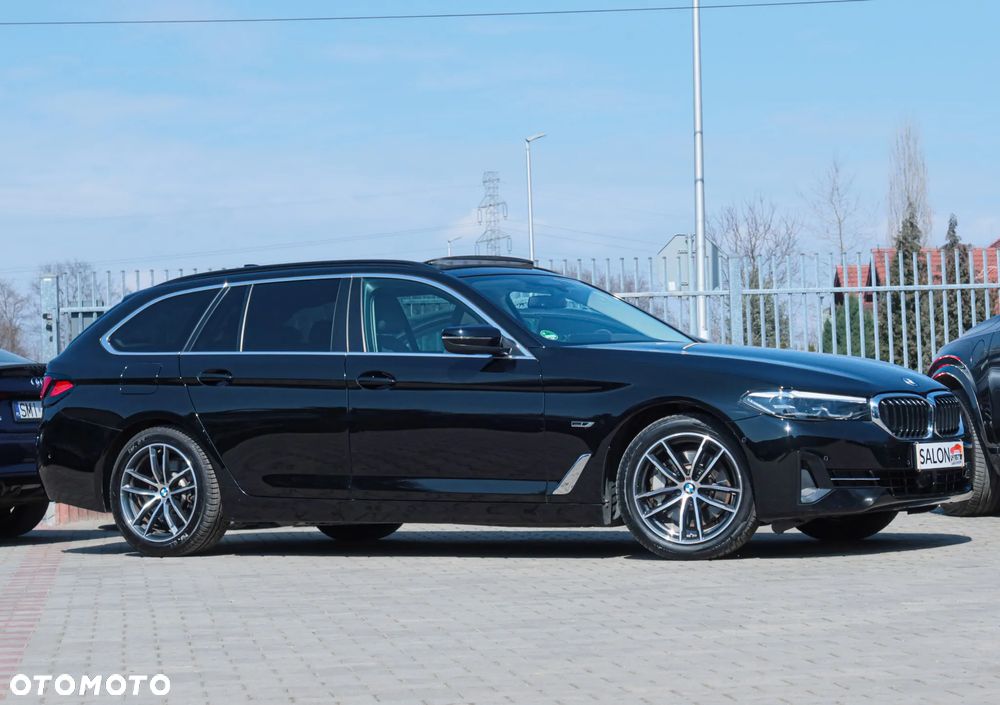 BMW Seria 5 530e sport - 32