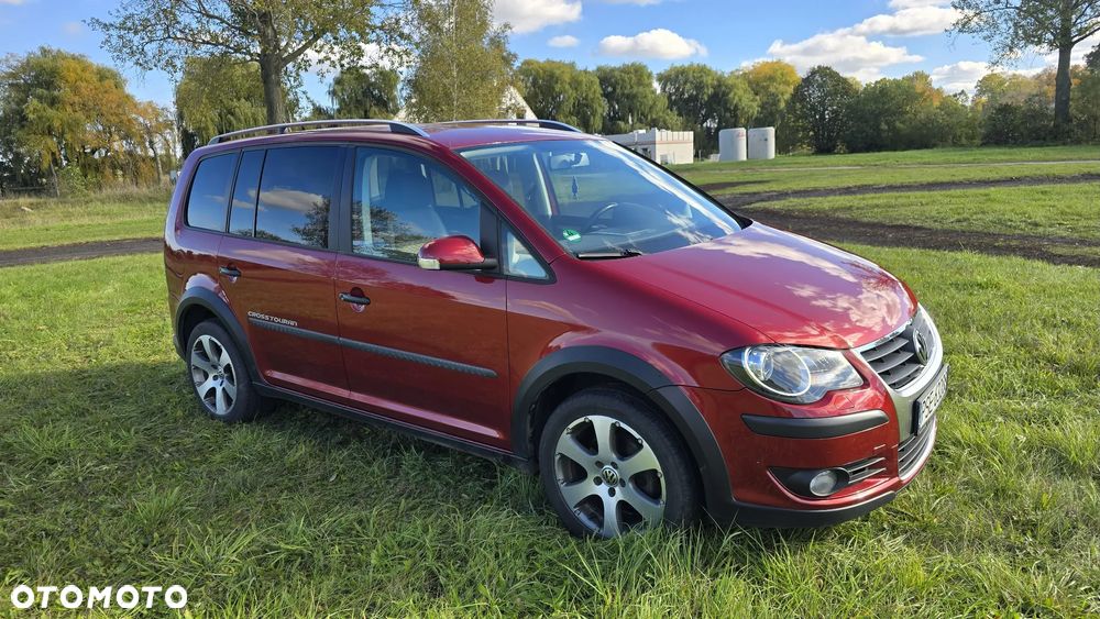 Volkswagen Touran 1.4 TSI Cross - 3