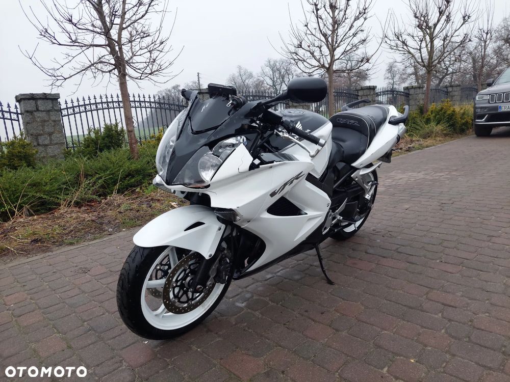Honda VFR - 1