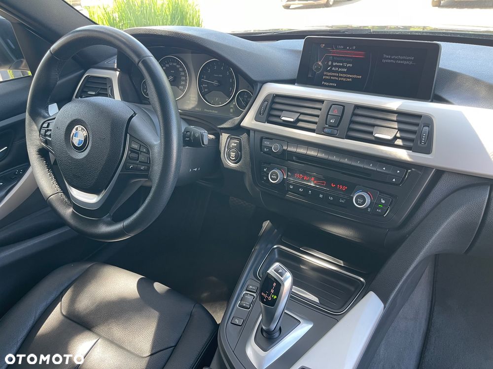 BMW Seria 3 320i - 26