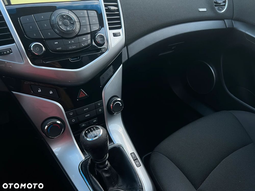 Chevrolet Cruze 1.7 LT - 17