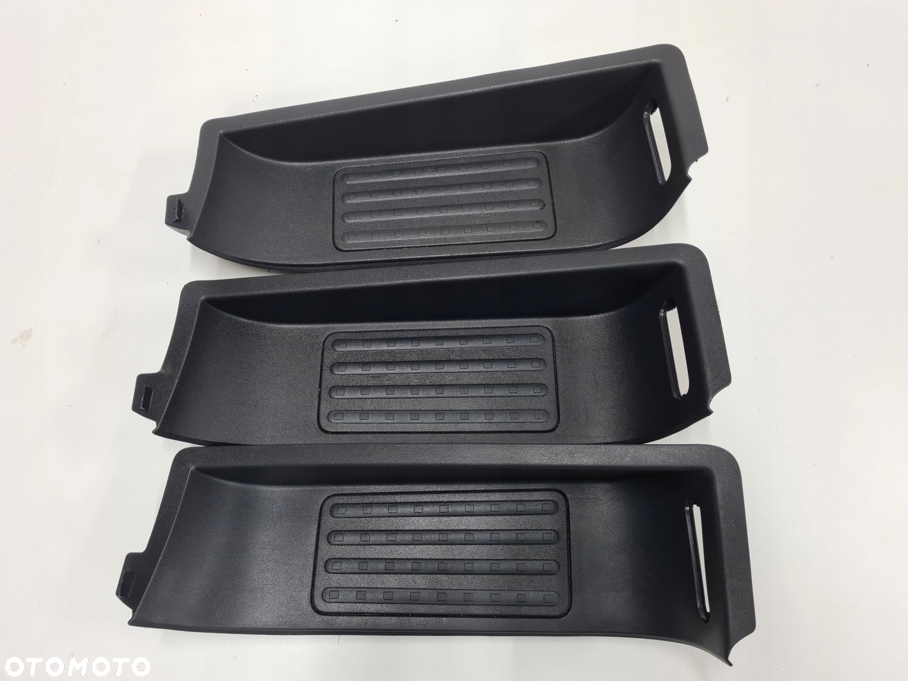 VW T5 CARAVELLE stopień próg drzwi prawy przód 7H5863736 - 4