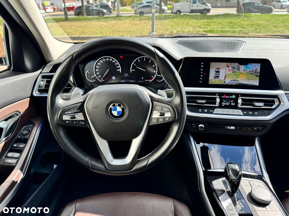 BMW Seria 3 320i Luxury Line sport - 11