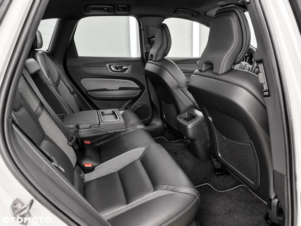 Volvo XC 60 B4 D AWD R-Design - 13