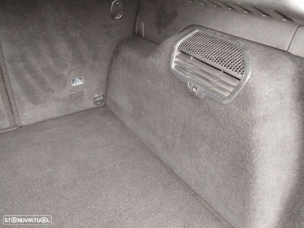 Peugeot 2008 1.2 PureTech Allure EAT6 - 33