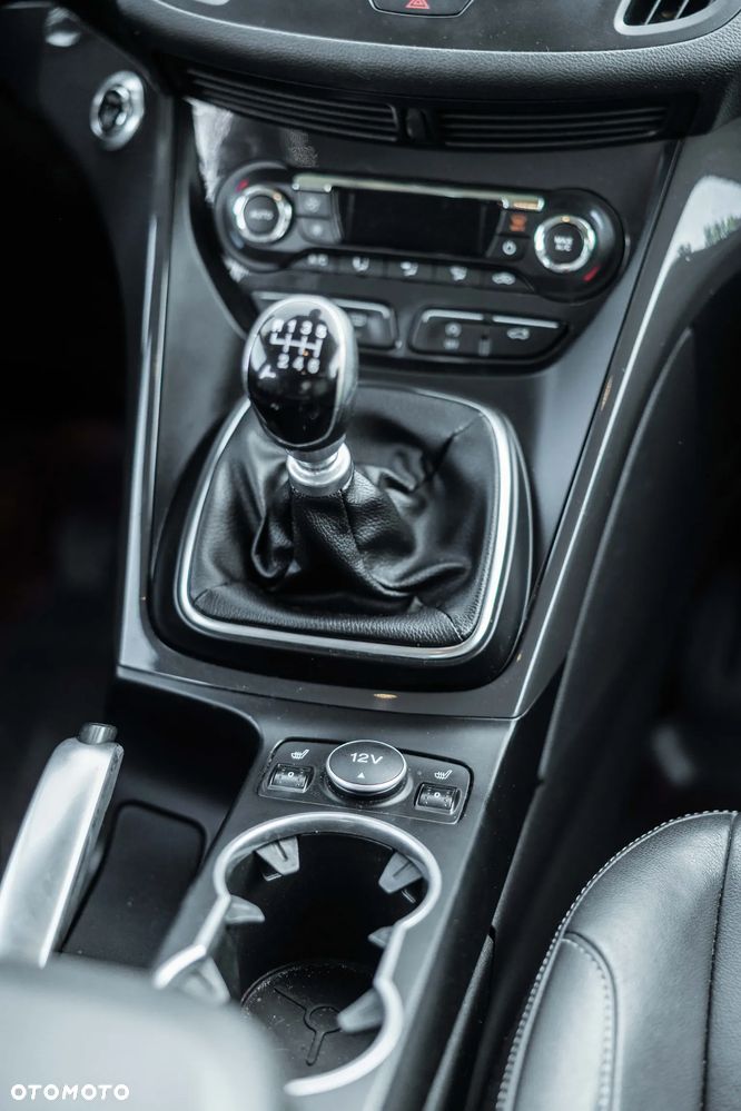 Ford Kuga 1.6 EcoBoost 2x4 Titanium - 7