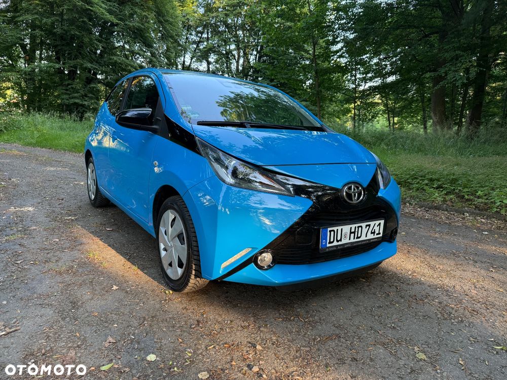 Toyota Aygo x-play touch - 2