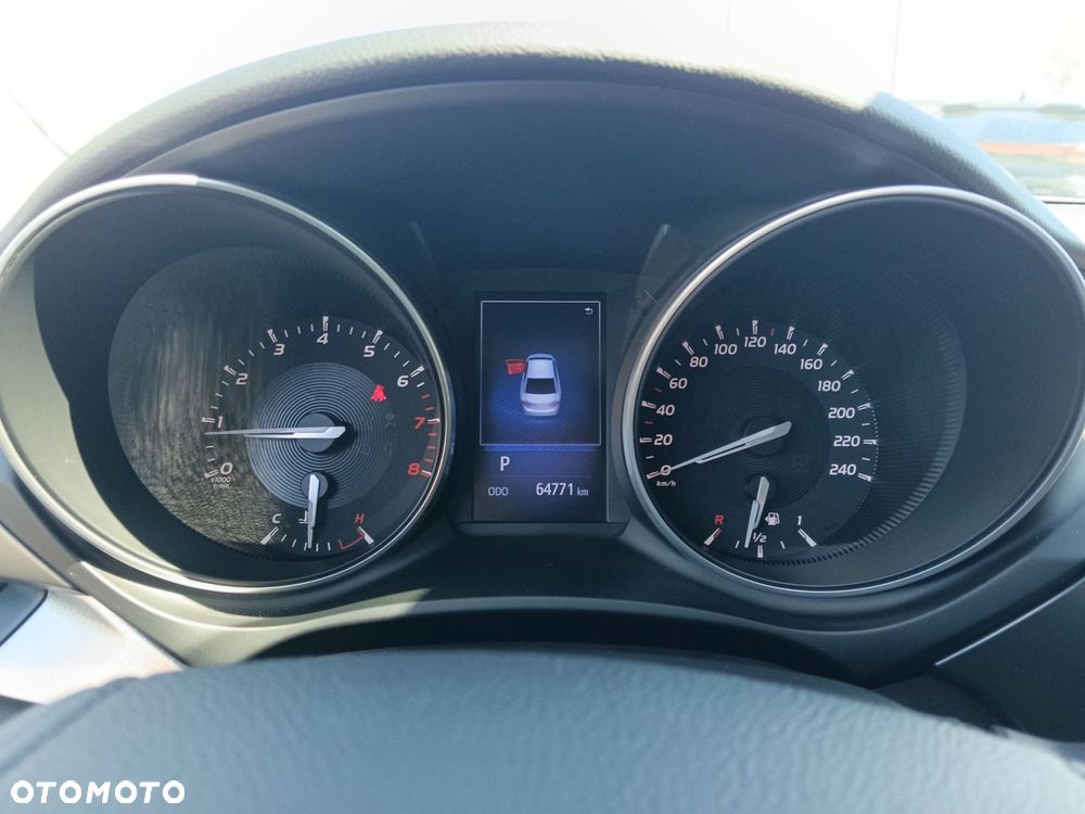 Toyota Avensis 2.0 Premium MS - 19