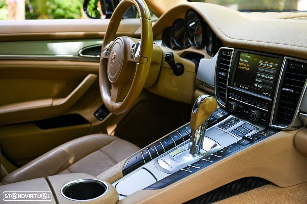 Porsche Panamera S Hybrid J19 - 24