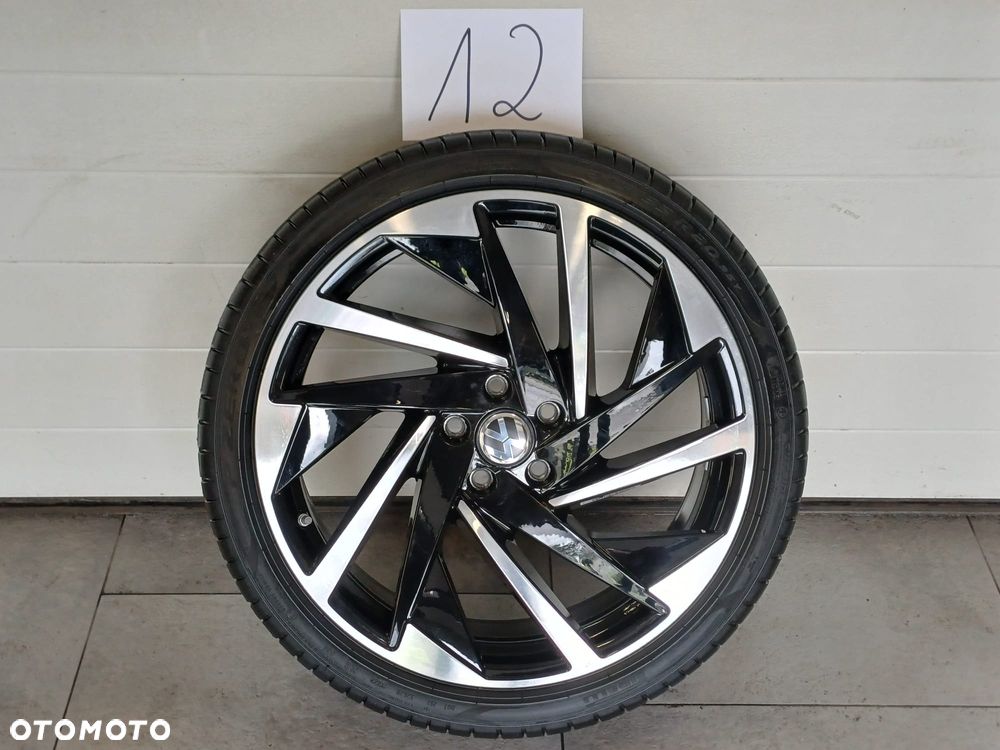 NR 12 Koło lato Volkswagen Atreon 2022 R-Line 245/35/20 Pirelli 3G8601025T - 1